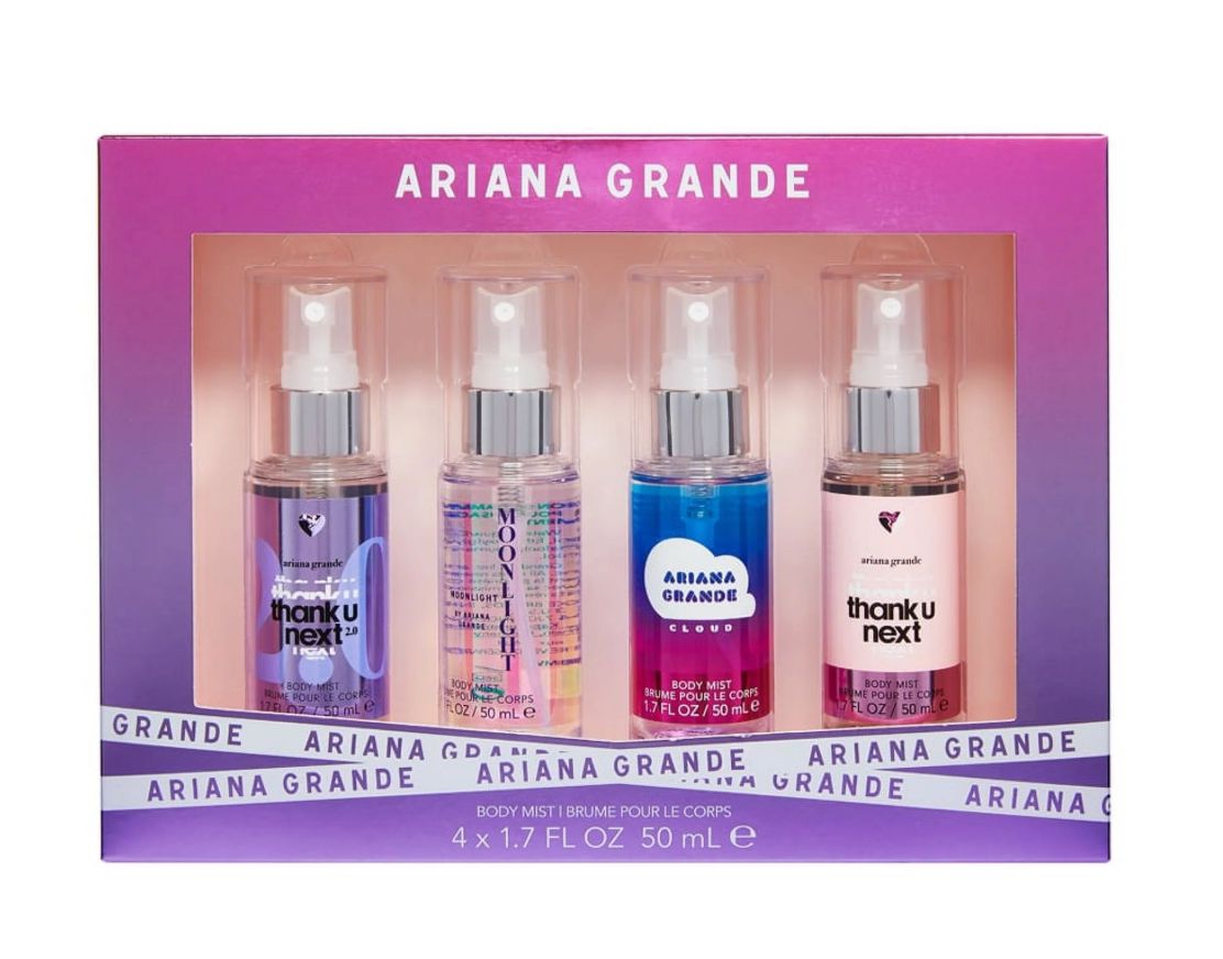 ARIANA GRANDE set