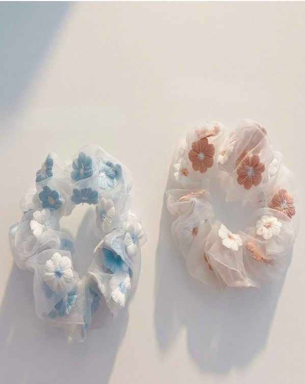 2pcs Floral Embroidered Scrunchie