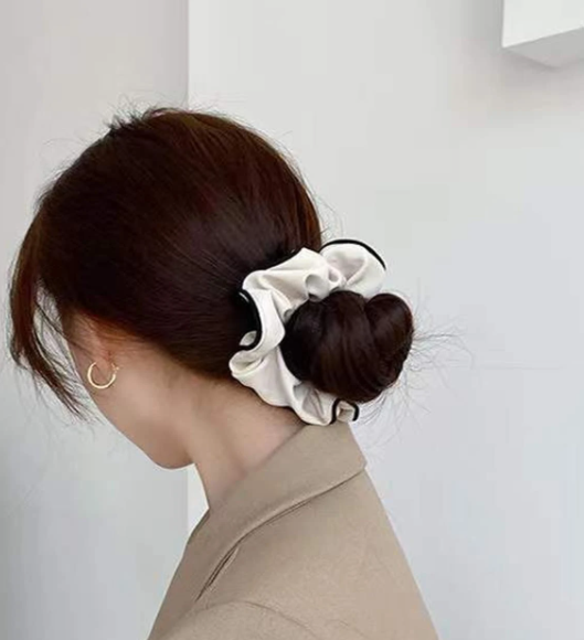 2pcs Contrast Piping Scrunchie