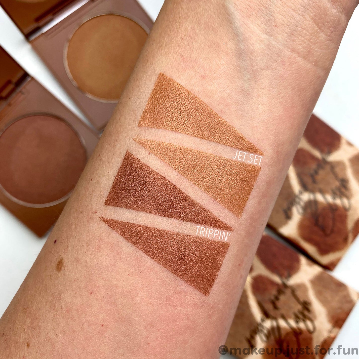 Jet Set pressed powder blush