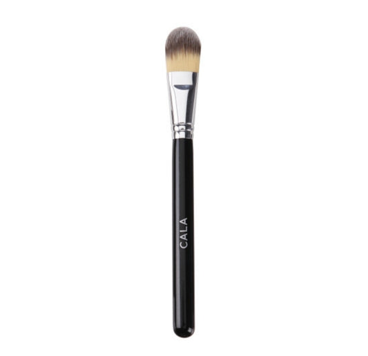 STUDIO MASTER ANGLED FOUNDATION BRUSH